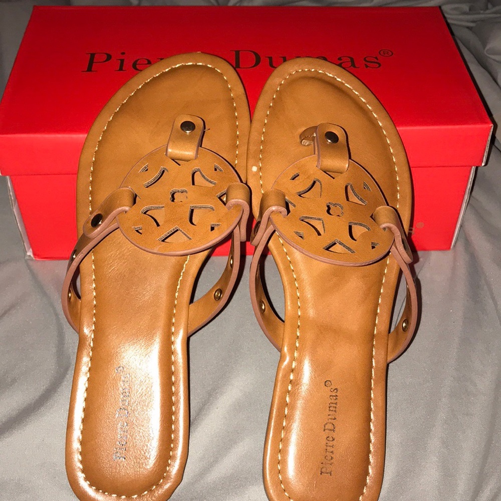 Pierre Dumas New Tan Sandals NWT